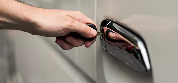 Why Choose Our Auto Locksmith Team in Montreal, QC?